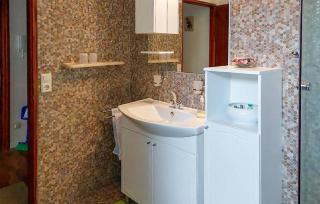 1 Bedroom Lovely Apartment In Jurandvor - 2