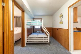 Artilla Cove Cabin 1- Lakeside - Pool & Hot Tub - Branson - 3