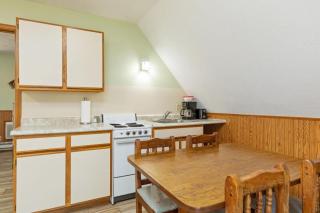 Artilla Cove Cabin 9- Lakeside- Pool & Hot Tub - Branson - 4