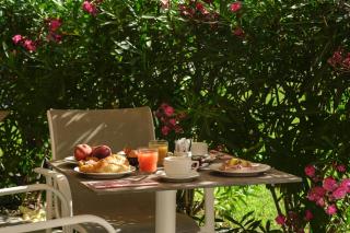 Grand Prix Hôtel & Restaurant - Le Castellet - 2