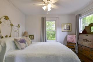 Historic Water Edge #6 - Lakeview - 3