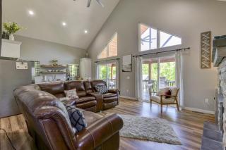 Lake House Retreat - Private Hot Tub - Lampe - 8