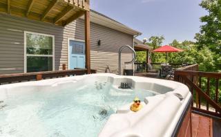 Lake House Retreat - Private Hot Tub - Lampe - 4
