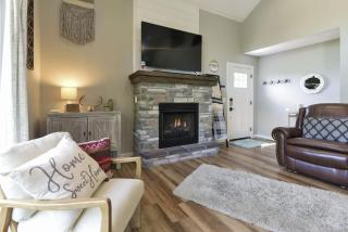 Lake House Retreat - Private Hot Tub - Lampe - 5