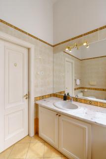 Classic Old Town apartment - 3