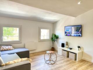 Le Jardin de la Cathédrale - T2 - Centre Ville - Emplacement & Vue Extraordinaires - 9