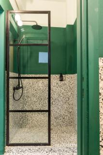 Large, stylish & super central studio - 4