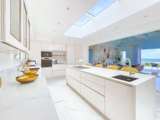 Fleur De Lys a prestigious villa with a sea view. - Orient Bay - 1