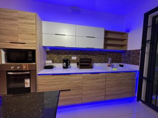 SeaSand-Entire Luxury 3 BD condo - Close to beach - 2