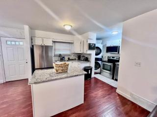 Comfortable 3BR Close to All - 6