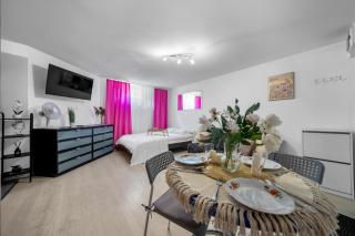 Warsaw Ochota Studio - Park, Bus&Trains Nearby - By Rentujemy - Warsaw - 2