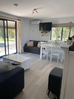 Hunter Hideaway Cottages - Rothbury - 6