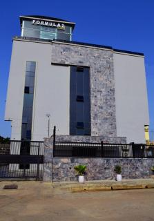 Formula 2 Hotels and Suites - Ewu - 2