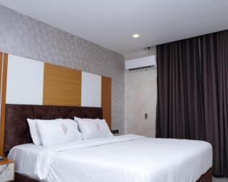 Formula 2 Hotels and Suites - 7