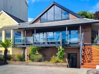 Beachfront Apartment - Rhos-on-Sea - 9