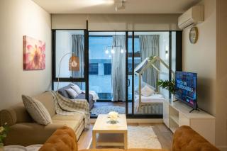 Luxe Modern I OPP Westfield I Pool I Gym I CarPark - Doncaster - 8