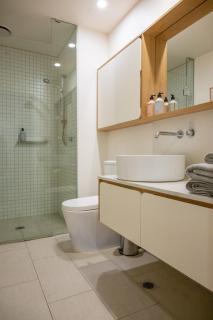 Luxe Modern I OPP Westfield I Pool I Gym I CarPark - Doncaster - 7