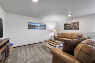 The Hills Hideaway - Lakota Homes - 6