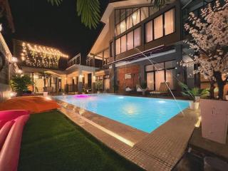 Mimi Castle Full AC 1200m2 Private Villa dan Pool Parongpong Lembang - Cihanjuang 1 - 0