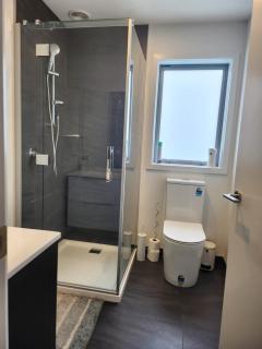 Peaceful getaway in the burbs - 2