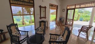 Breez Holiday Home - Kandy - 6