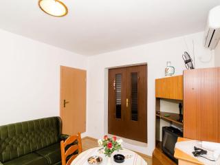 Apartment Berk - One-Bedroom Apartment with Terrace - 7