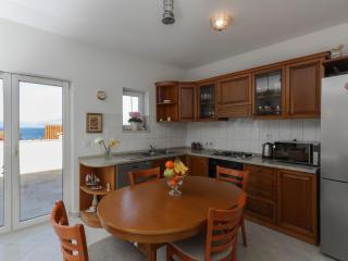 Apartment Perina - Comfort Two Bedroom Apartment with Terrace and Sea View - 7