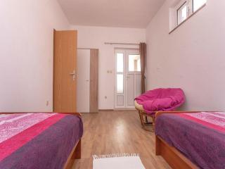 Apartment with swimming pool and 2 rooms - 5