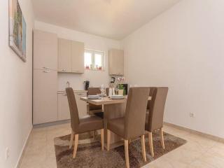 Apartment with swimming pool and 2 rooms - Šibenik - 0