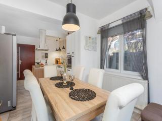 Apartment Brletic - Three Bedroom Apartment with Terrace - 9