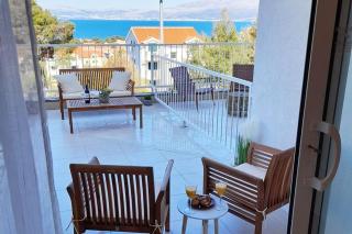 Apartment Sunflower - Two bedroom apartment with Terrace and Sea View - Supetar - 0