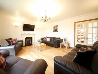 Home With Hot Tub Close to Beach - Pass the Keys - 4