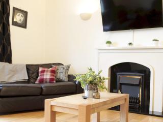 Pass the Keys Home With Hot Tub Close to Beach - Pentraeth - 2