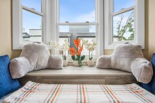 Central Urban Comfort Home - 9