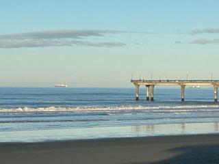 New Brighton Pier Retreat - - Christchurch - 2