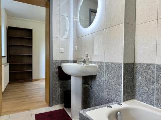 Convenient Stay with Private Parking, Smart TV & Bike Trails Nearby - 9
