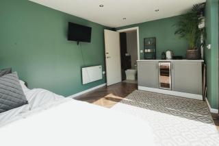Carden Villa 4 Bedroom House With Hot Tub Pet Friendly - Brighton & Hove - 2