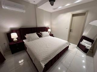 The Cozy Corner luxurious apartment & hotel - Lahore - 8