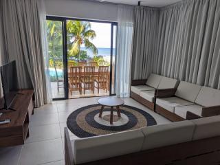 3 BR Beachfront & Self-Catering Apartment - Pointe aux Biches - 7
