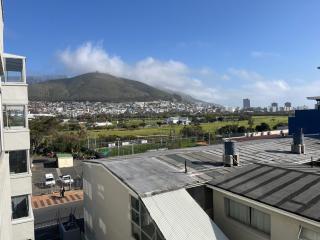 Coastal corner studio apartment in Mouille Point - 7
