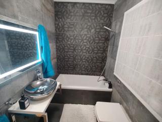 Central Modern Sliema 2 Bedroom Apartment - Sliema - 5