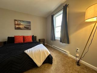 6br Poconos Retreat w Lake Fall Foliage - Pocono Summit - 5
