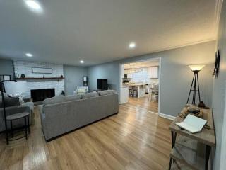 Rustic Retreat Less Than 5 miles to Downtown Knox - Knoxville - 5
