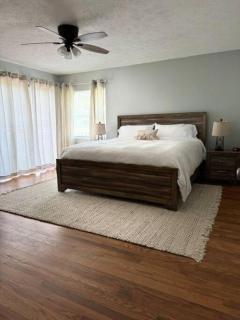Rustic Retreat Less Than 5 miles to Downtown Knox - Knoxville - 2