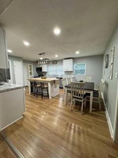 Rustic Retreat Less Than 5 miles to Downtown Knox - Knoxville - 3