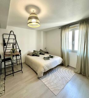 Studio Gare entièrement Rénové, Wi-Fi,Tram, 15 min des Plages - 3