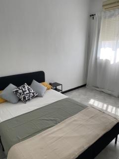 Habitación Matrimonio en vivienda para compartir recién reformada - Valencia - 0