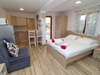 Seaside Apartments Hrka - Studio Apartment with Terrace and Sea View 3 - 4