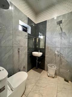 Shree Krishnam Inn - 7