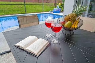 Modern Luxe Vacation, close 2 Disney, Heated Pool - Davenport - 1